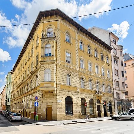 Spacious & Serene Downtown Home With Free Parking Budapeşte Dış mekan fotoğraf