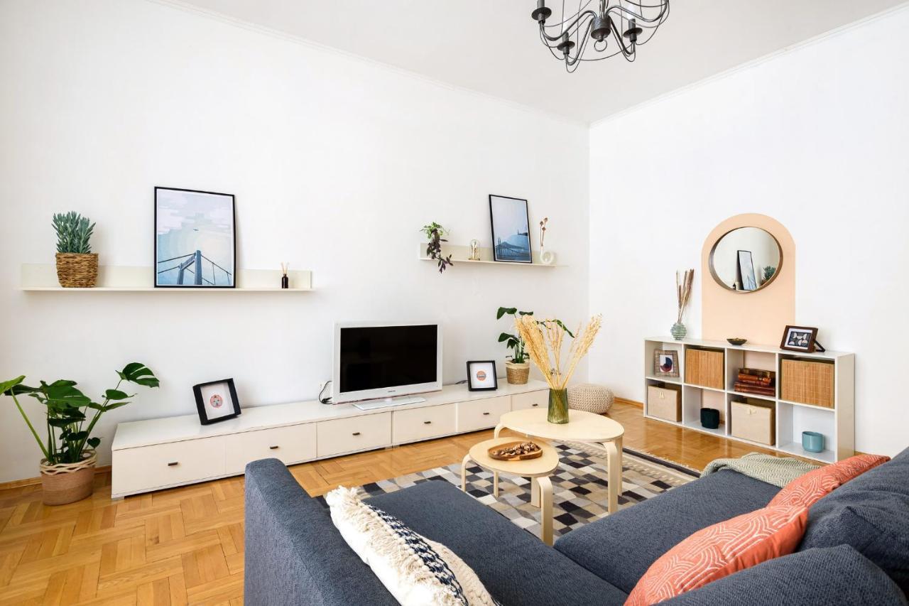 Spacious & Serene Downtown Home With Free Parking Budapeşte Dış mekan fotoğraf